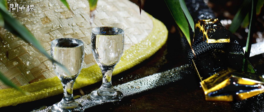 可以使用白酒代替玻璃水吗？玻璃水可以用洗洁精代替吗？
